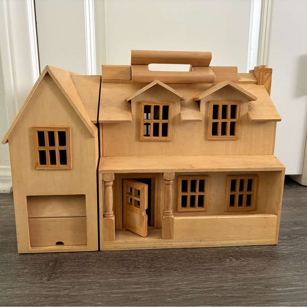 Melissa & Doug Fold & Go Wood Dollhouse